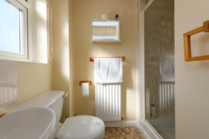 En-Suite Shower- click for photo gallery